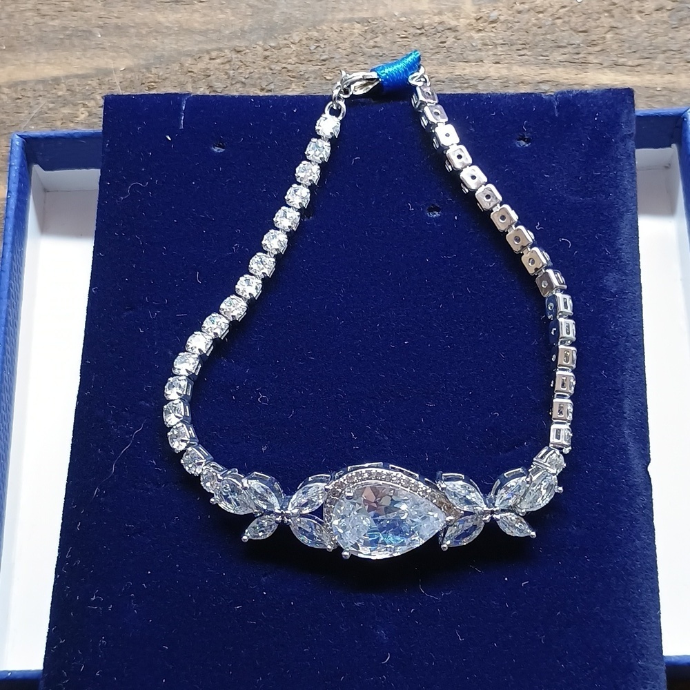 Beautiful silver‎ plated bracelet 9